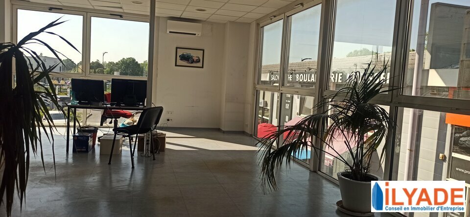 BUREAUX à Louer à PERTUIS - 84 BUREAUX à Louer à PERTUIS - 84
