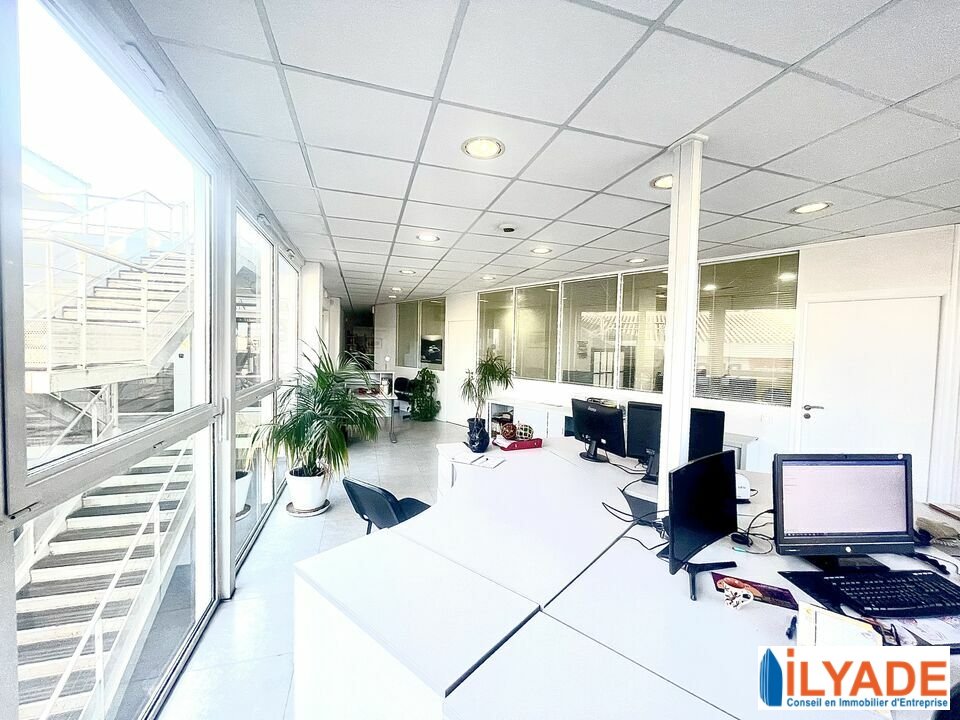 BUREAUX à Vendre à PERTUIS - 84 BUREAUX à Vendre à PERTUIS - 84