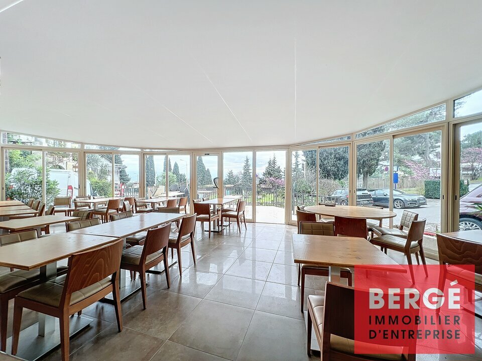 BERGE IMMOBILIER CANNES VENTE-LOCAL COMMERCIAL-MOUGINS-06