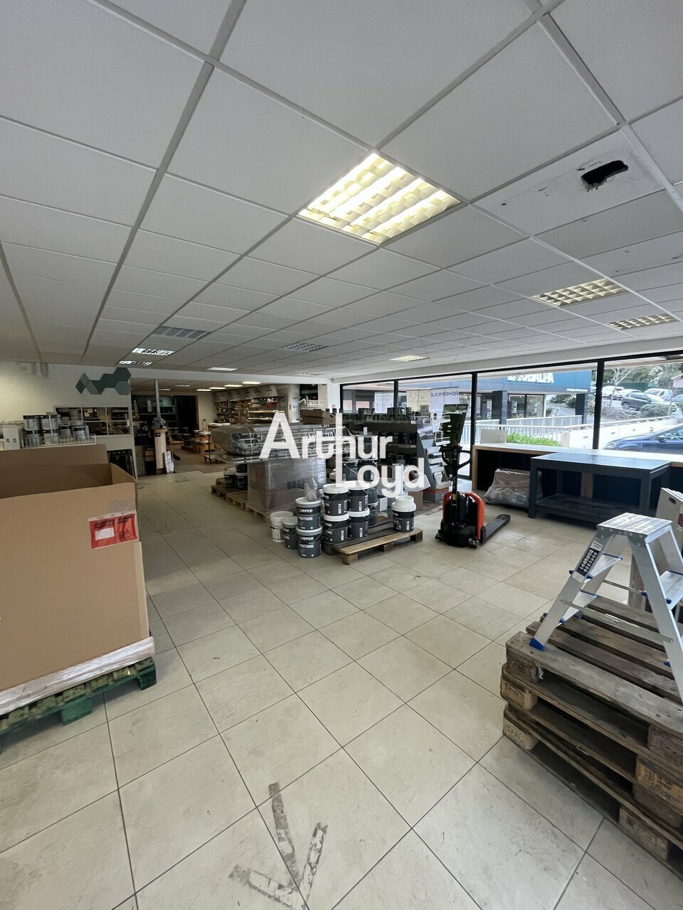 ARTHUR LOYD NICE SOPHIA LOCATION-LOCAL COMMERCIAL-VALLAURIS-06
