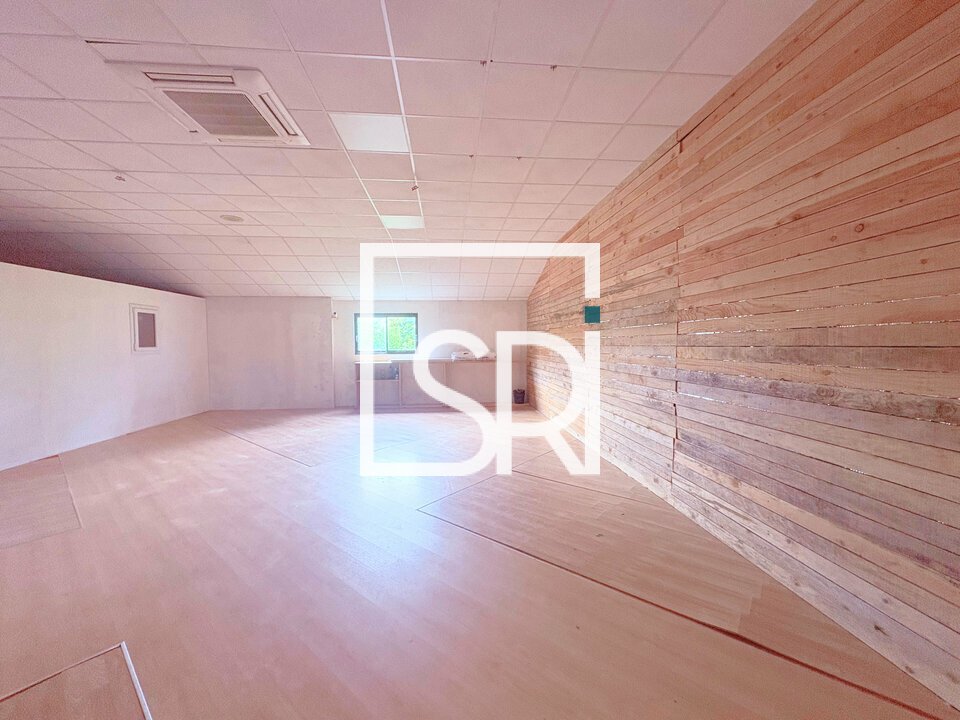 SRI LOCATION-LOCAL COMMERCIAL-LE_CENDRE-63