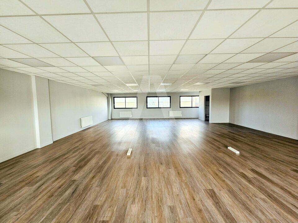 AGILYS LOCATION-ENTREPOT-BOIS-D'ARCY-78