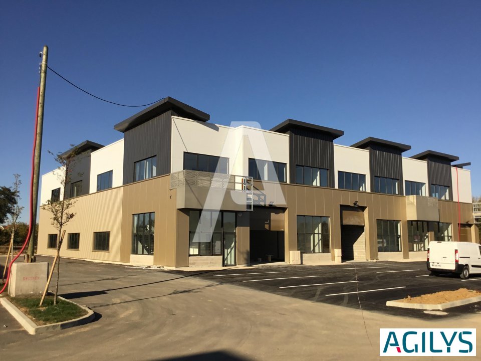 AGILYS LOCATION-LOCAL D'ACTIVITE-SAINT_PIERRE_DU_PERRAY-91