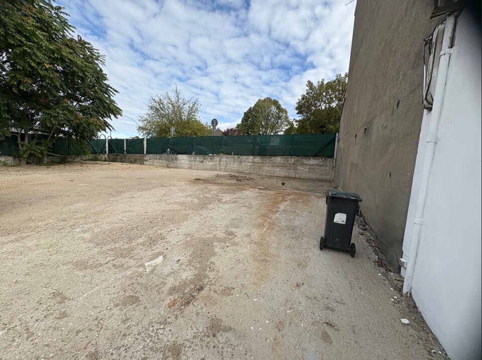 AGILYS LOCATION-TERRAIN-ARCUEIL-94