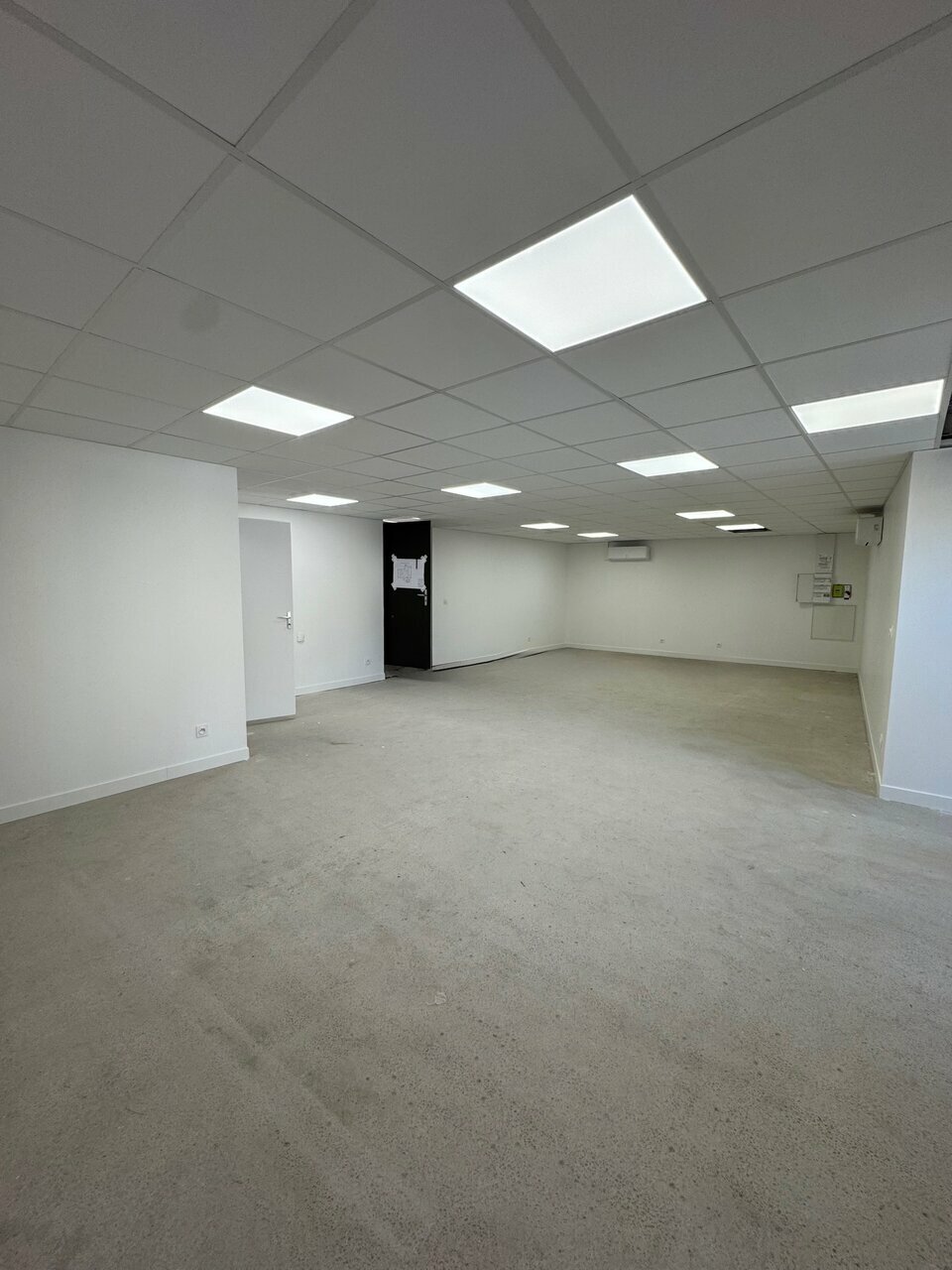 SAS VERSION LOCAL LOCATION-BUREAUX-CRAPONNE-69