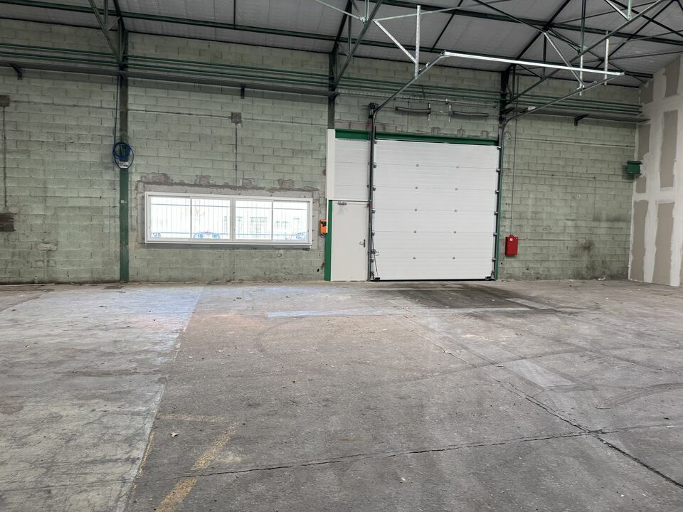 SAS VERSION LOCAL LOCATION-ENTREPOT-REYRIEUX-01
