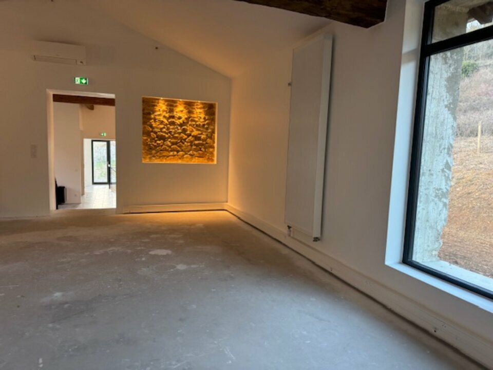 SAS VERSION LOCAL LOCATION-BUREAUX-CHESSY-69