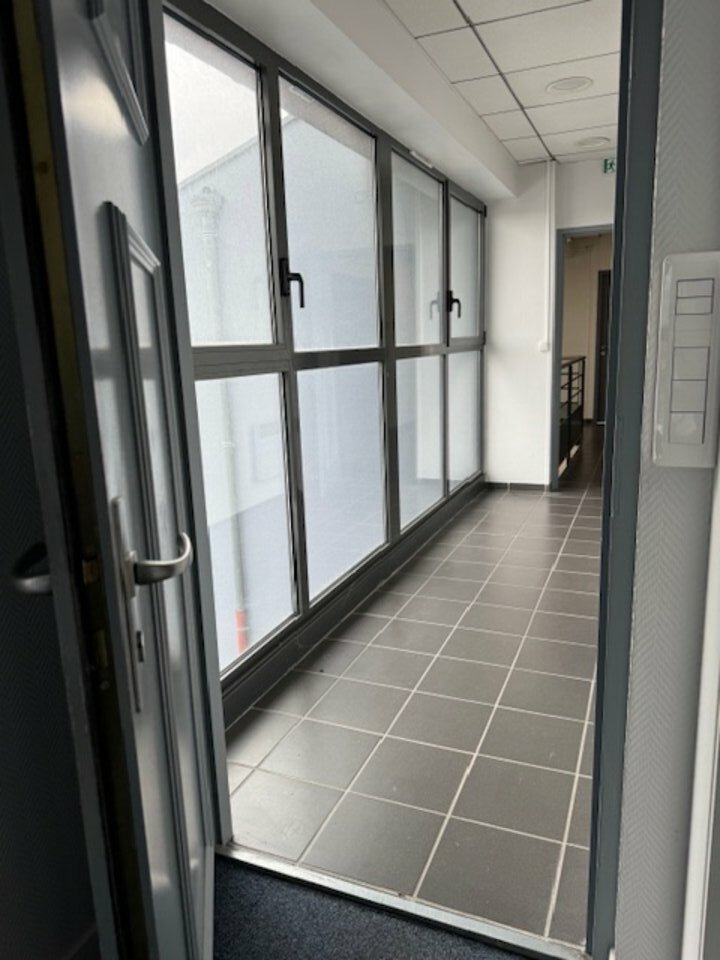 SAS VERSION LOCAL LOCATION-BUREAUX-LIMAS-69