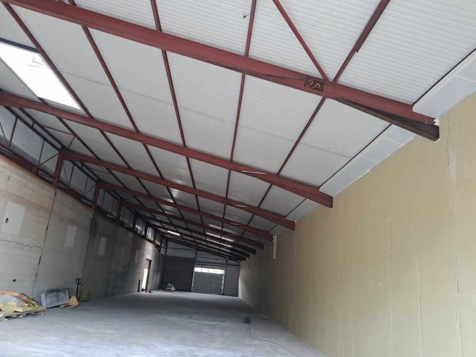 SAS VERSION LOCAL LOCATION-ENTREPOT-BELLEVILLE-69