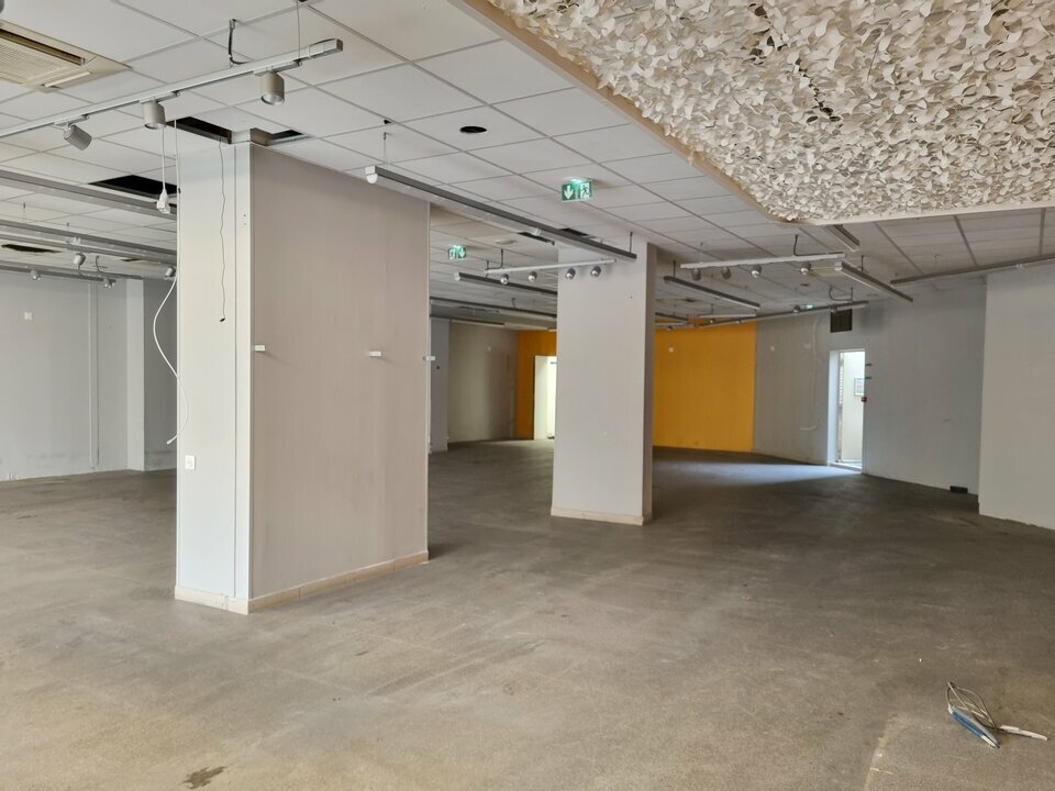 SEINE ET CITE - PARIS 3 LOCATION-LOCAL COMMERCIAL-SAINT_OUEN-93