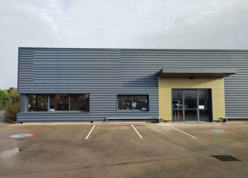 SAS VERSION LOCAL LOCATION-ENTREPOT-ARNAS-69