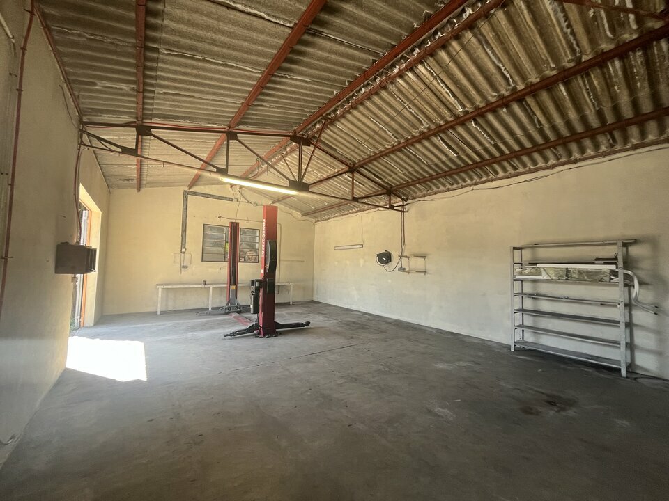 ALTEIRAC INVEST LOCATION-ENTREPOT-MONTEUX-84