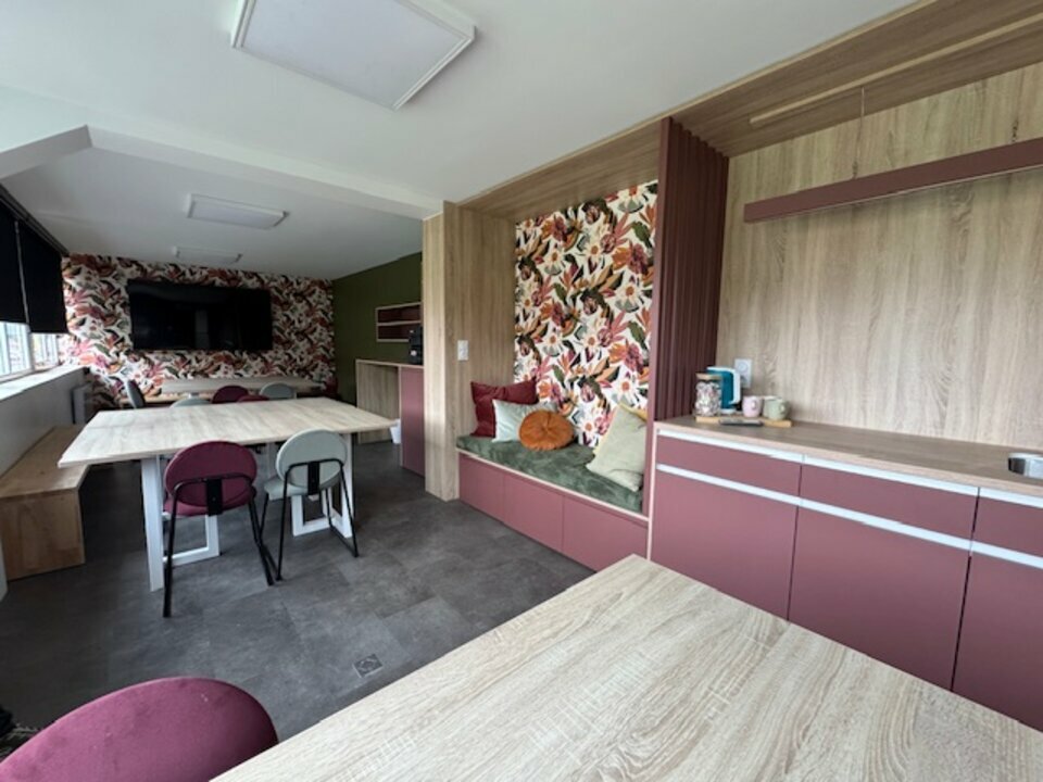 SAS VERSION LOCAL LOCATION-BUREAUX-PORTE_DES_PIERRES_DOREES_-69