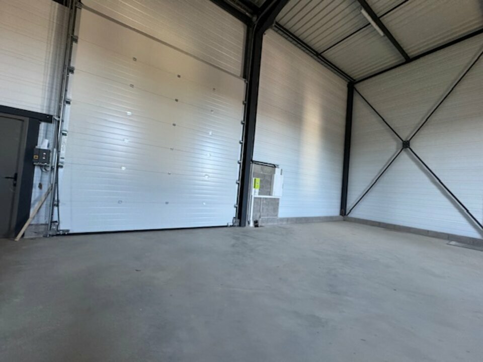 SAS VERSION LOCAL LOCATION-LOCAL D'ACTIVITE-PORTE_DES_PIERRES_DOREES_-69