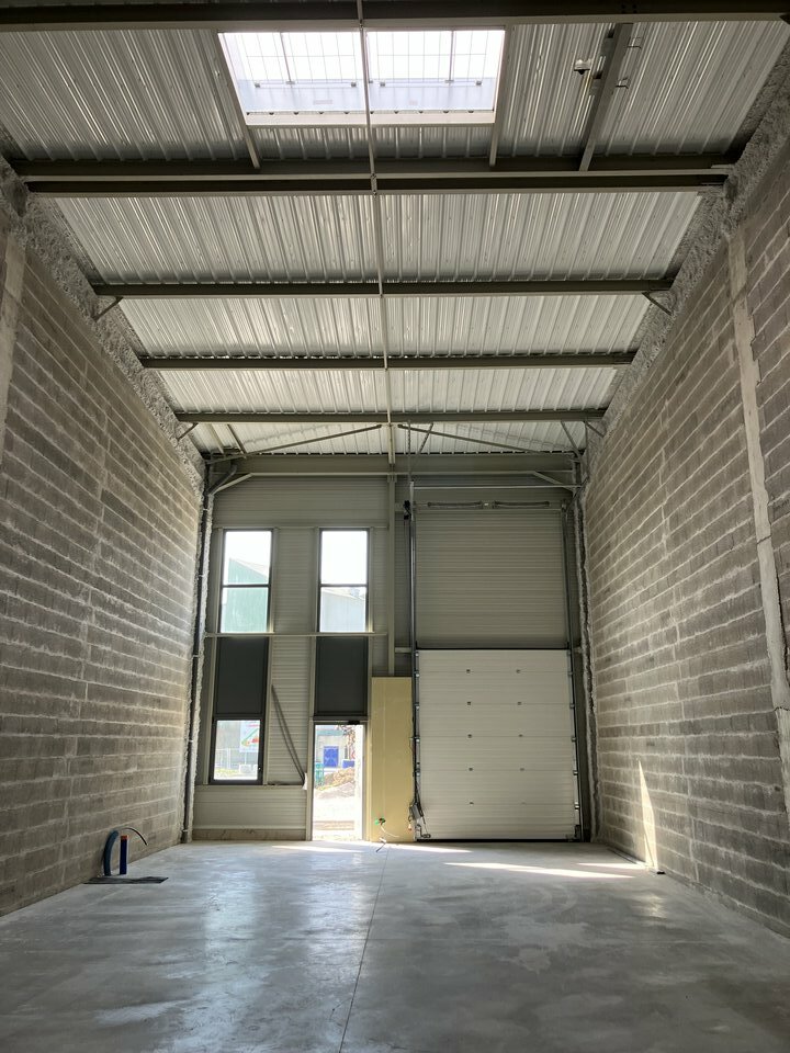 SAS VERSION LOCAL LOCATION-ENTREPOT-MONTLUEL-01
