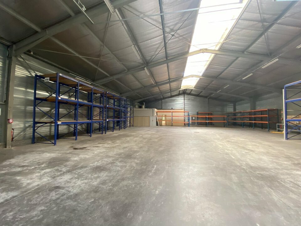 SAS VERSION LOCAL LOCATION-ENTREPOT-TREVOUX-01