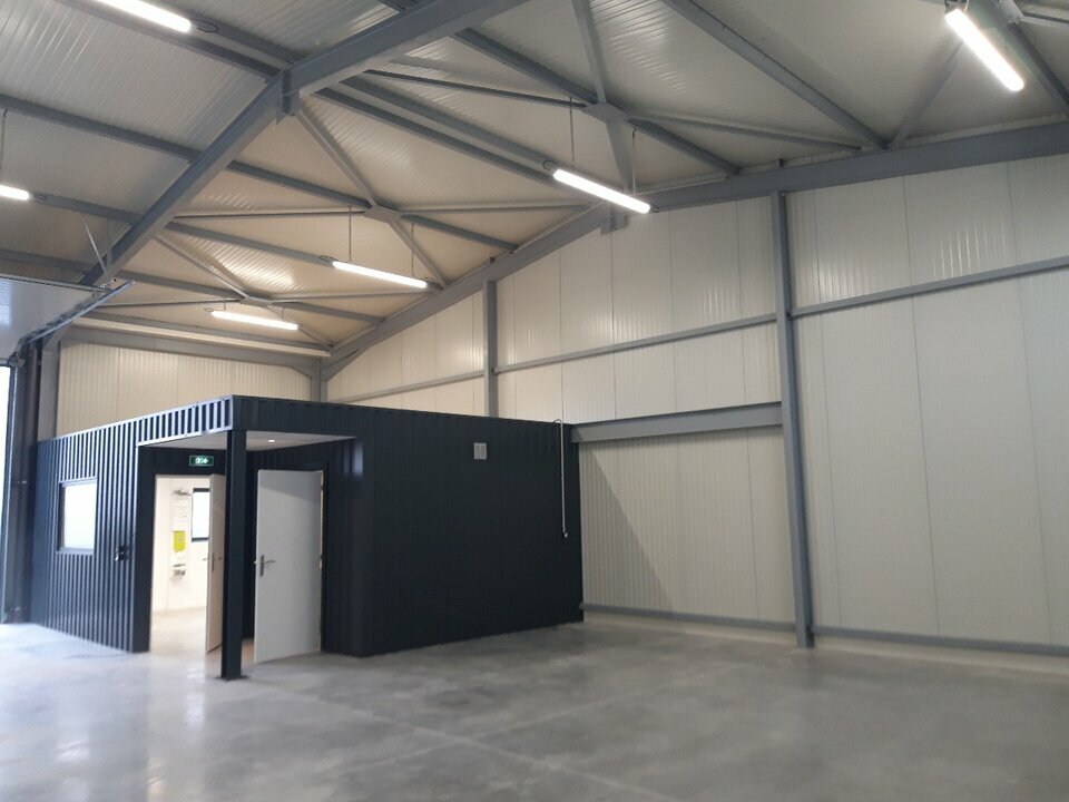 SAS VERSION LOCAL LOCATION-LOCAL D'ACTIVITE-GUEREINS-01