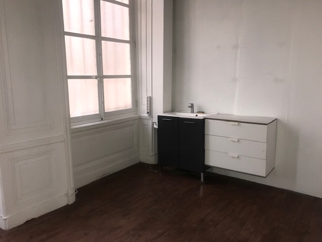 SAS VERSION LOCAL VENTE-BUREAUX-VILLEFRANCHE_SUR_SAONE-69