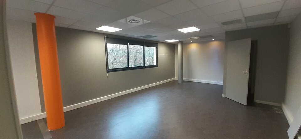 SAS VERSION LOCAL VENTE-BUREAUX-LEGNY-69