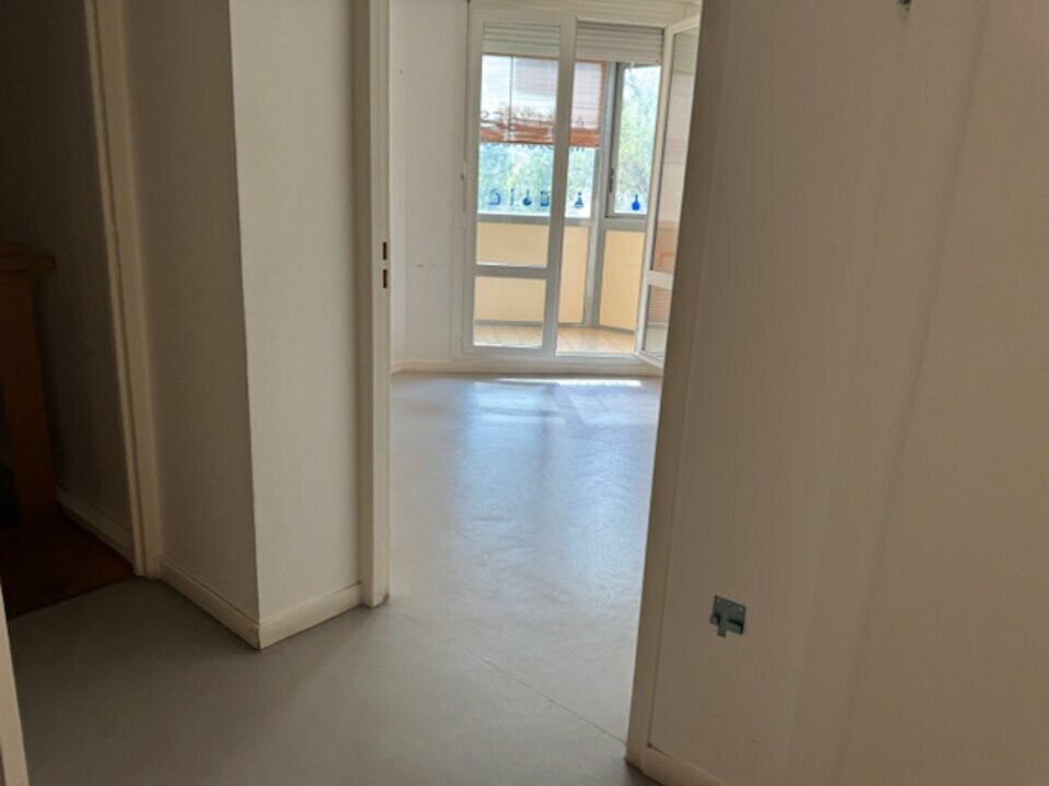 SAS VERSION LOCAL VENTE-BUREAUX-FRANCHEVILLE-69