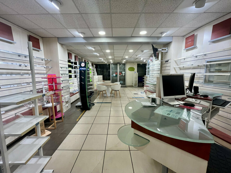 ALTEIRAC INVEST LOCATION-LOCAL COMMERCIAL-MONTFAVET-84