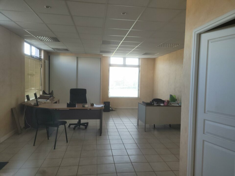 SAS VERSION LOCAL LOCATION-BUREAUX-REGNIE_DURETTE-69