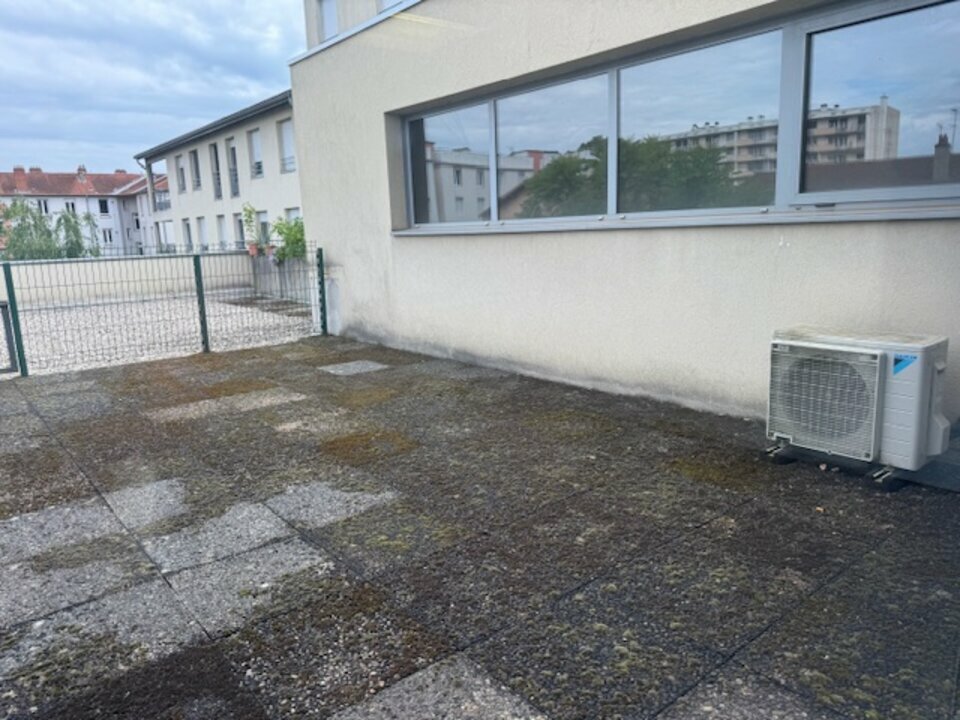 SAS VERSION LOCAL LOCATION-BUREAUX-VILLEFRANCHE_SUR_SAONE-69