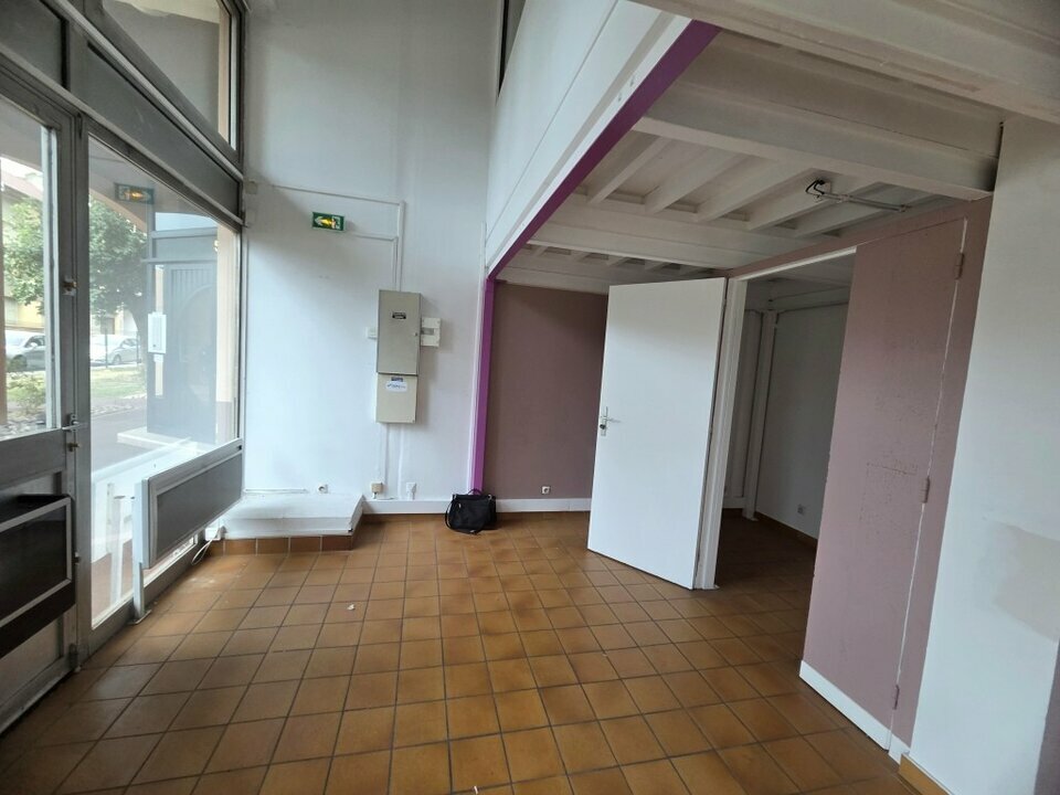 SAS NC CONSEIL LOCATION-LOCAL COMMERCIAL-BRON-69
