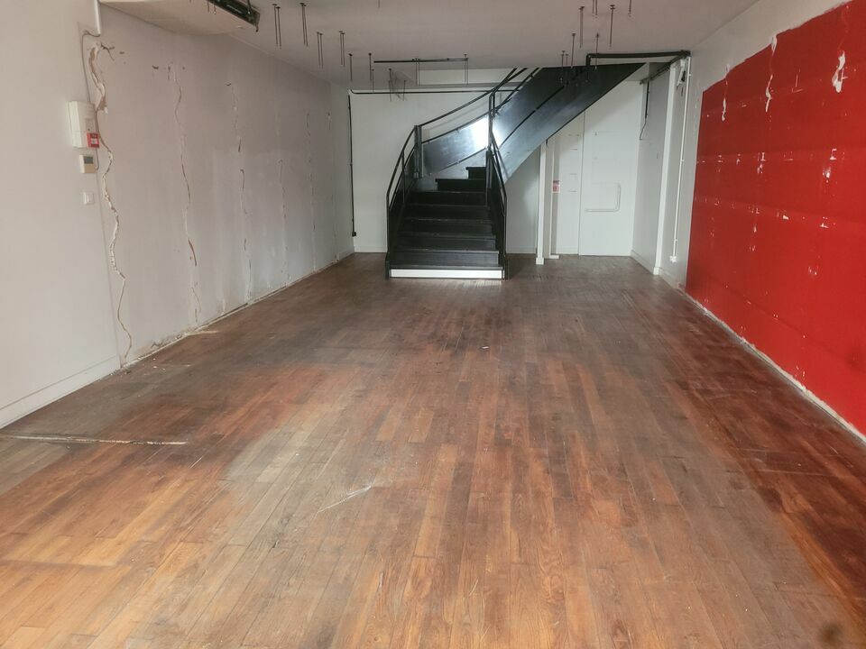 SAS VERSION LOCAL LOCATION-LOCAL COMMERCIAL-MACON-71