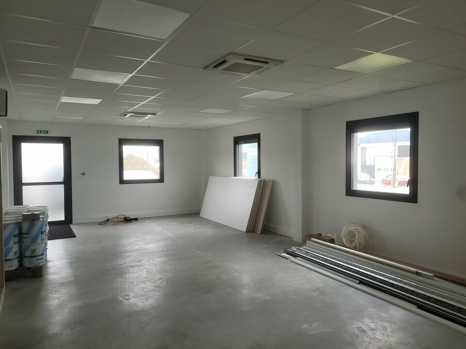 SAS VERSION LOCAL LOCATION-BUREAUX-GENAY-69