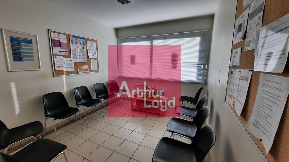 ARTHUR LOYD CLERMONT AUVERGNE VENTE-BUREAUX-VIC-LE-COMTE-63
