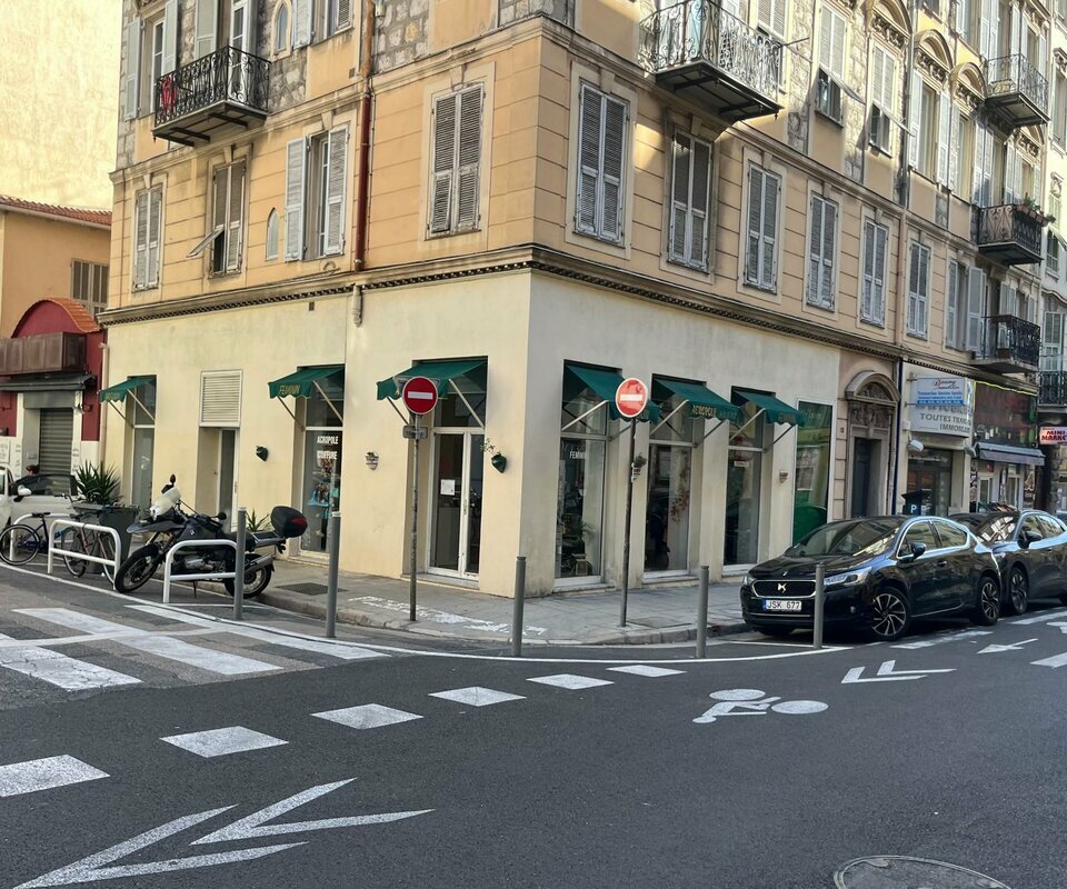 LIBERTE COMMERCES CESSION-LOCAL COMMERCIAL-NICE-06