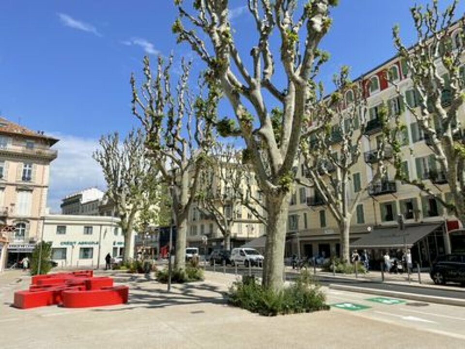 LIBERTE COMMERCES CESSION-LOCAL COMMERCIAL-NICE-06