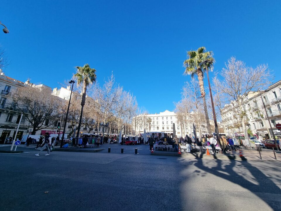 LIBERTE COMMERCES LOCATION-LOCAL COMMERCIAL-ANTIBES-06