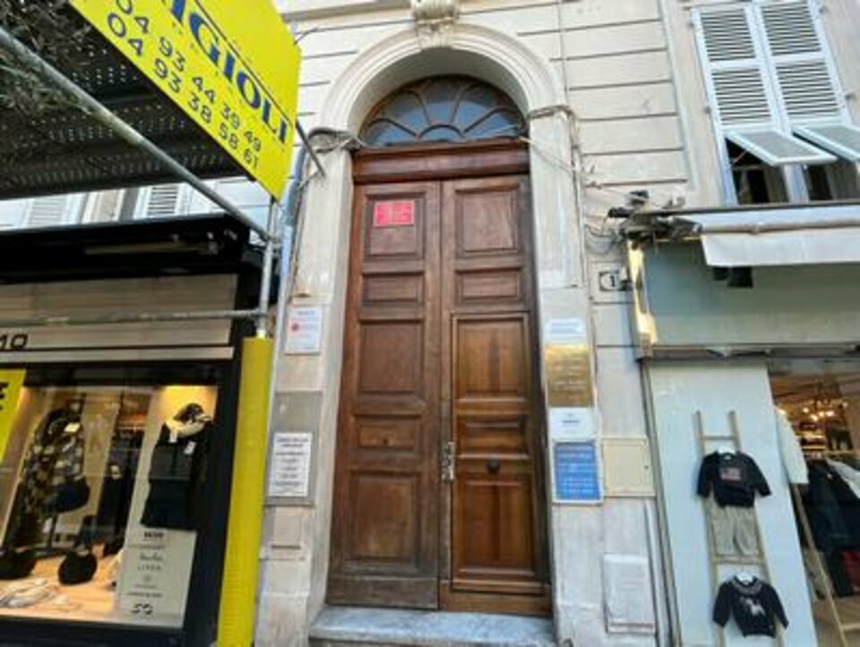LIBERTE COMMERCES LOCATION-BUREAUX-NICE-06