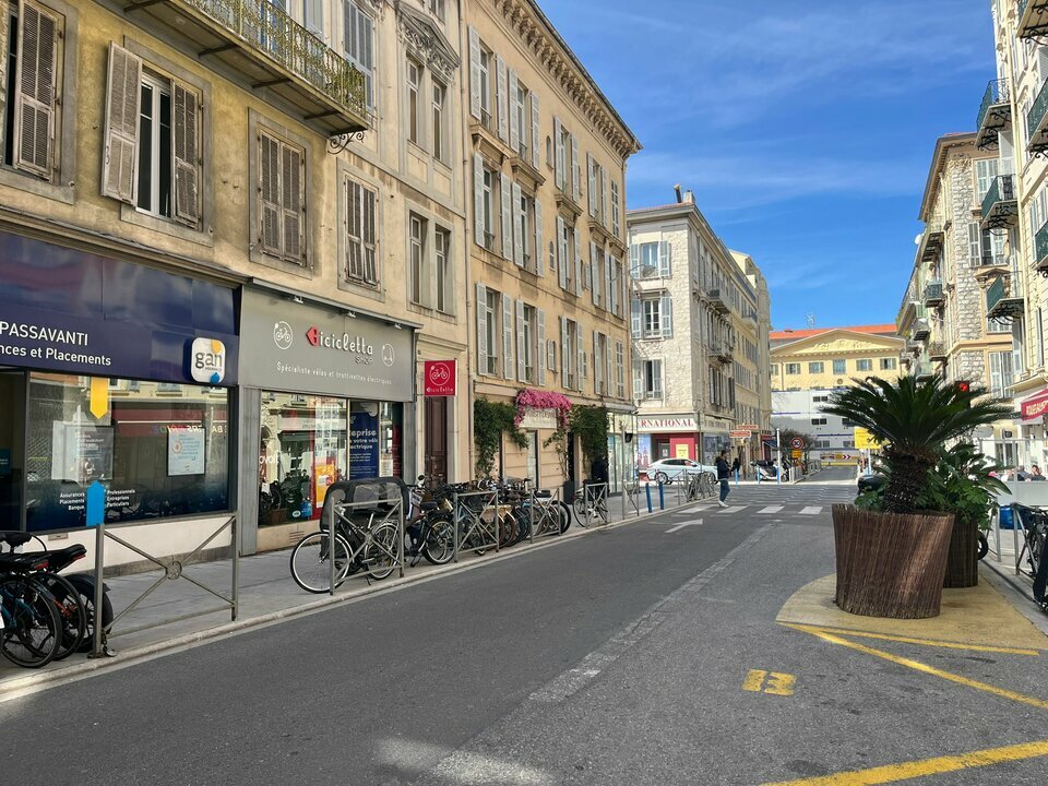 LIBERTE COMMERCES LOCATION-LOCAL COMMERCIAL-NICE-06