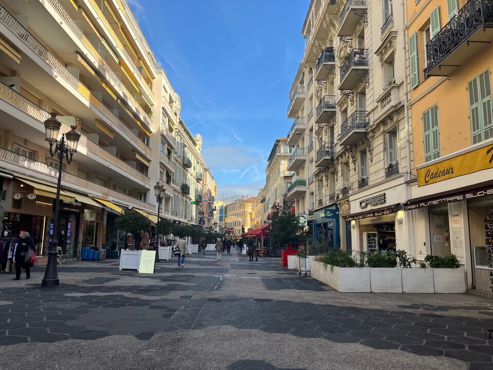 LIBERTE COMMERCES LOCATION-LOCAL COMMERCIAL-NICE-06