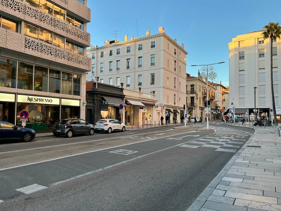 LIBERTE COMMERCES LOCATION-LOCAL COMMERCIAL-CANNES-06