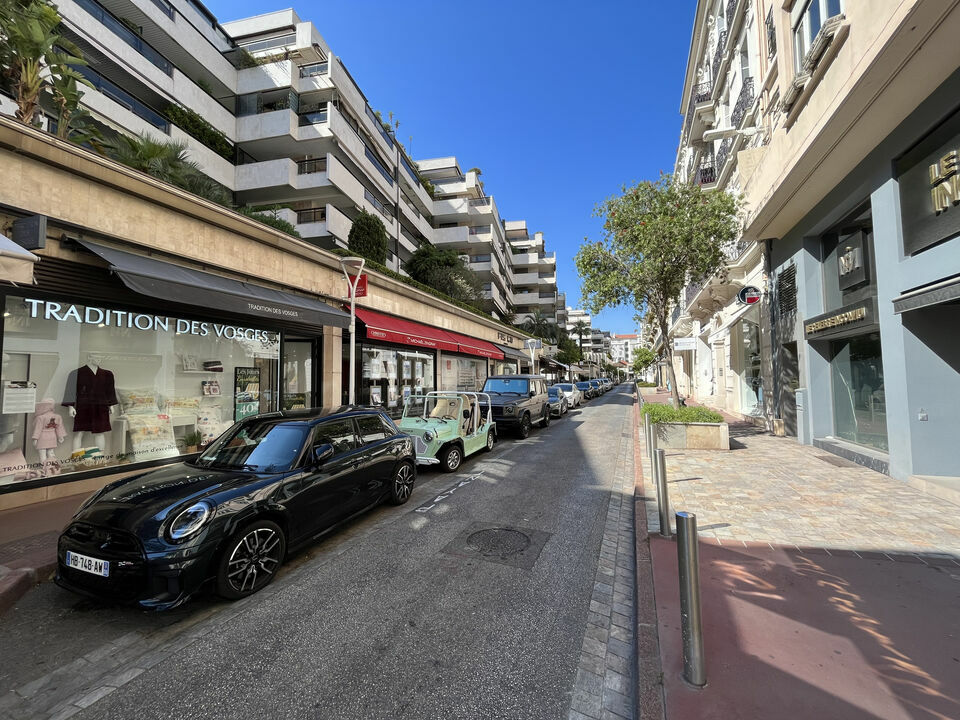 LIBERTE COMMERCES LOCATION-LOCAL COMMERCIAL-CANNES-06