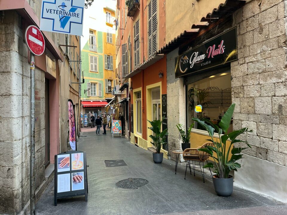 LIBERTE COMMERCES CESSION-LOCAL COMMERCIAL-NICE-06