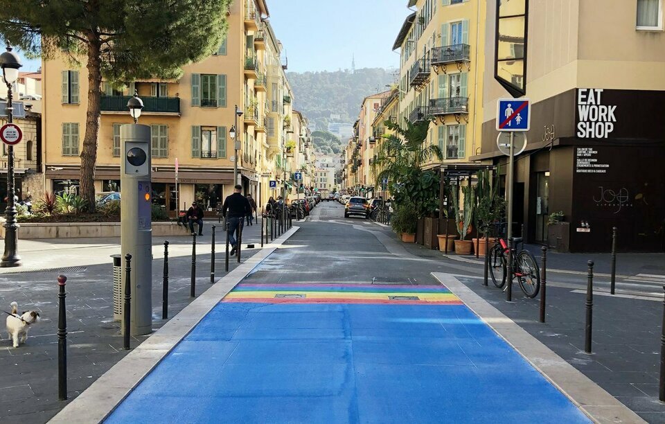 LIBERTE COMMERCES CESSION-LOCAL COMMERCIAL-NICE-06