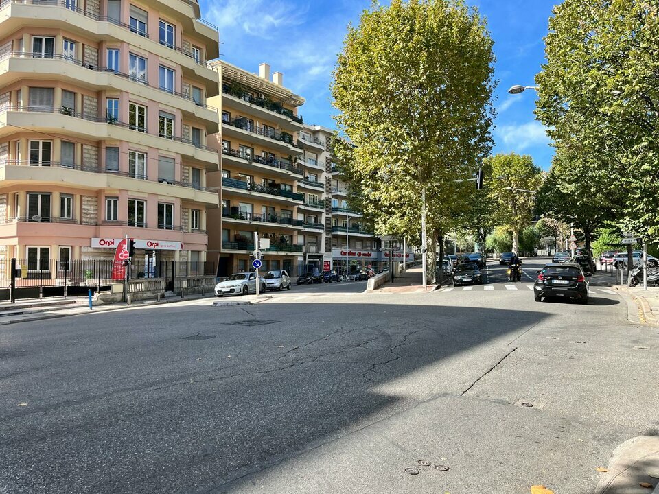 LIBERTE COMMERCES VENTE-BUREAUX-NICE-06