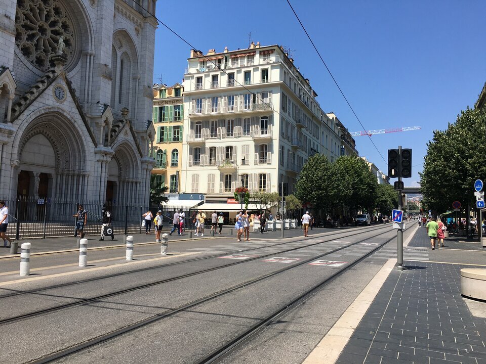 LIBERTE COMMERCES VENTE-FONDS DE COMMERCE-NICE-06