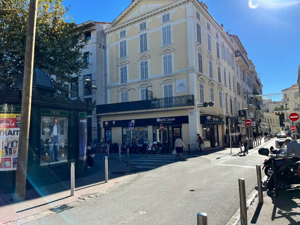 LIBERTE COMMERCES LOCATION-LOCAL COMMERCIAL-CANNES-06