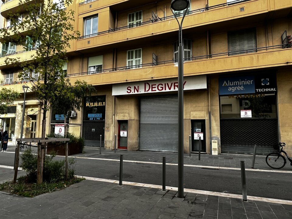LIBERTE COMMERCES LOCATION-LOCAL COMMERCIAL-NICE-06