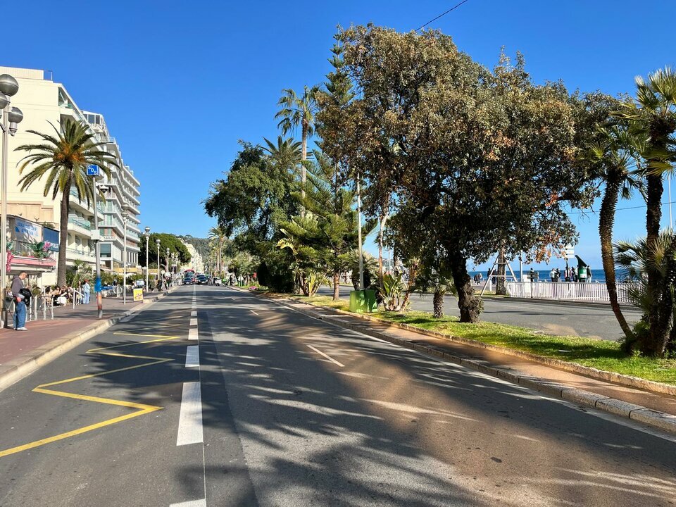 LIBERTE COMMERCES LOCATION-LOCAL COMMERCIAL-NICE-06