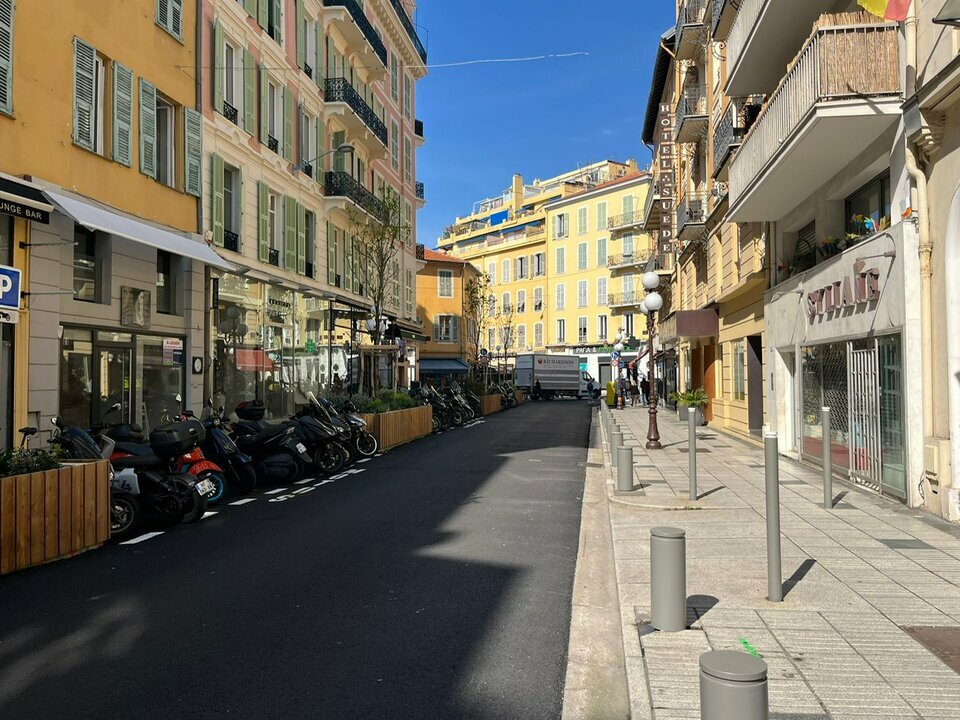 LIBERTE COMMERCES LOCATION-LOCAL COMMERCIAL-NICE-06