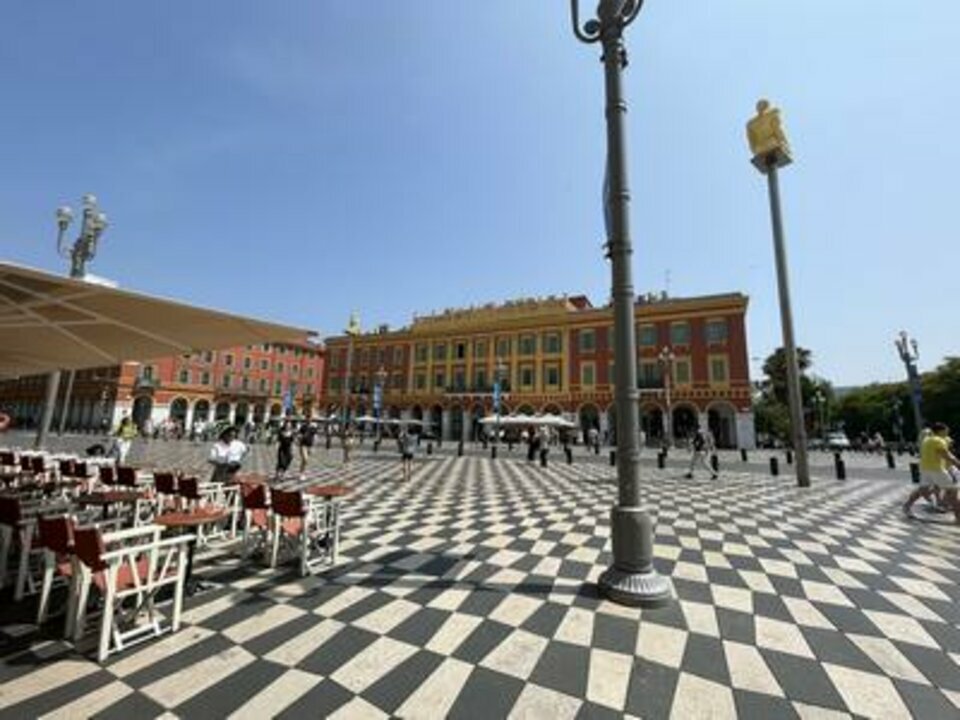 LIBERTE COMMERCES LOCATION-BUREAUX-NICE-06