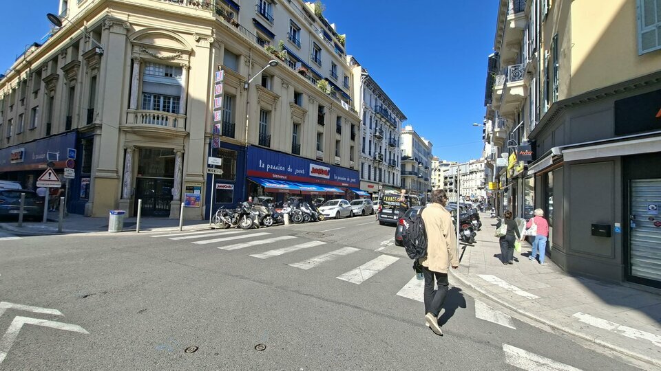 LIBERTE COMMERCES LOCATION-LOCAL COMMERCIAL-NICE-06