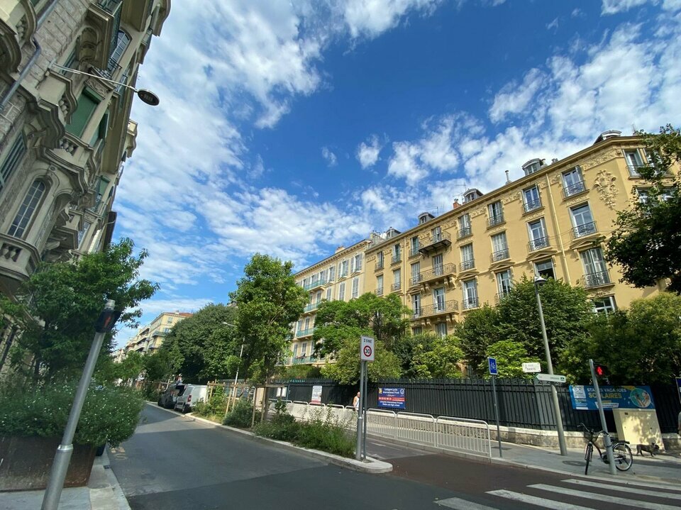 LIBERTE COMMERCES LOCATION-LOCAL COMMERCIAL-NICE-06